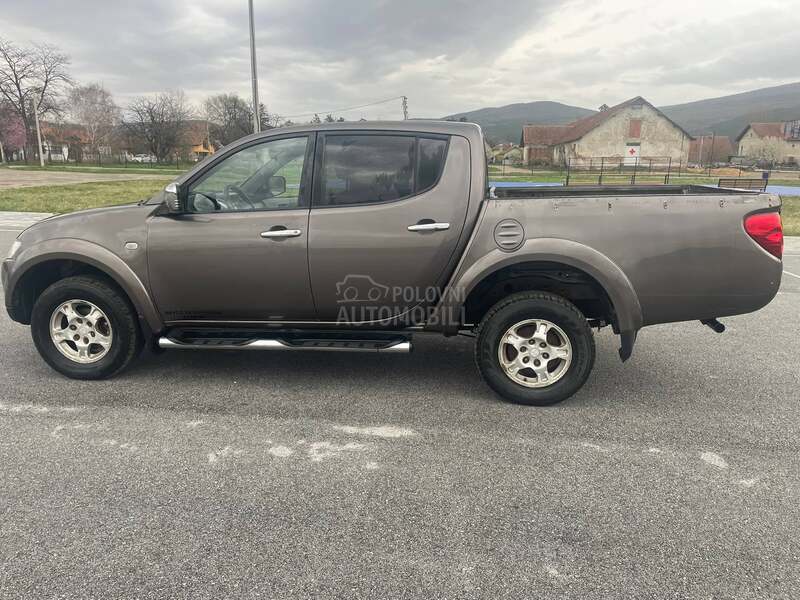 Mitsubishi L200 