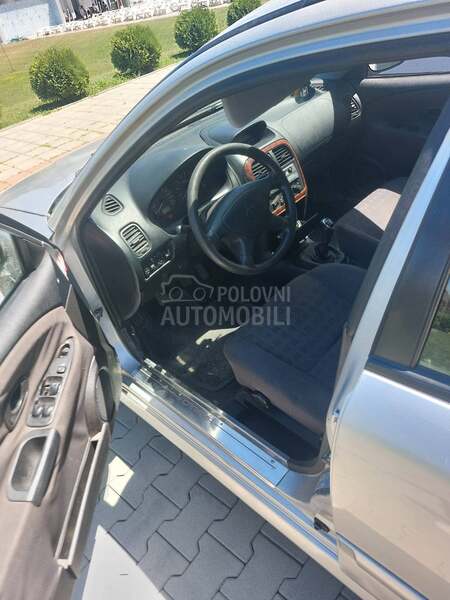 Mitsubishi Carisma 1.8 gdi