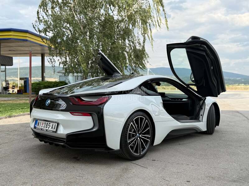 BMW i8 Coupe