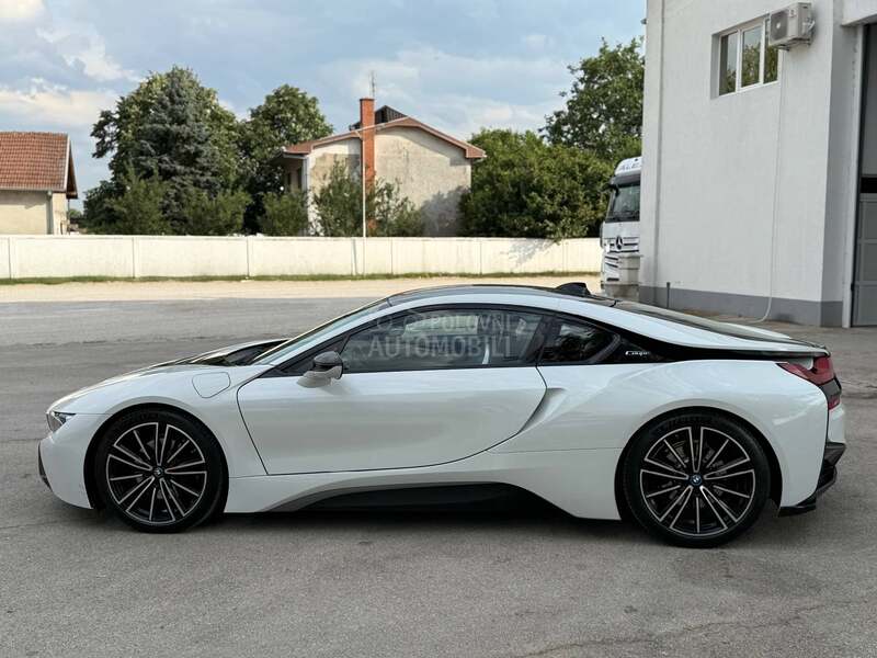 BMW i8 Coupe