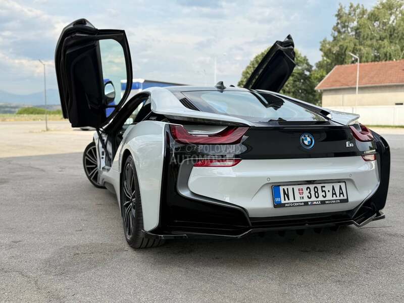 BMW i8 Coupe