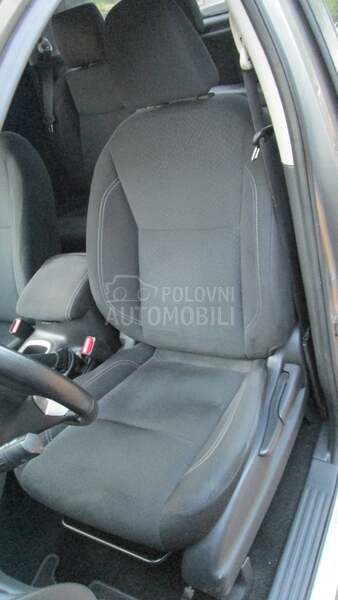 Nissan Navara 2.3D TERETNO