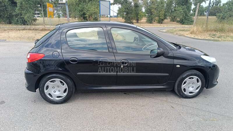 Peugeot 206 plus 1.1