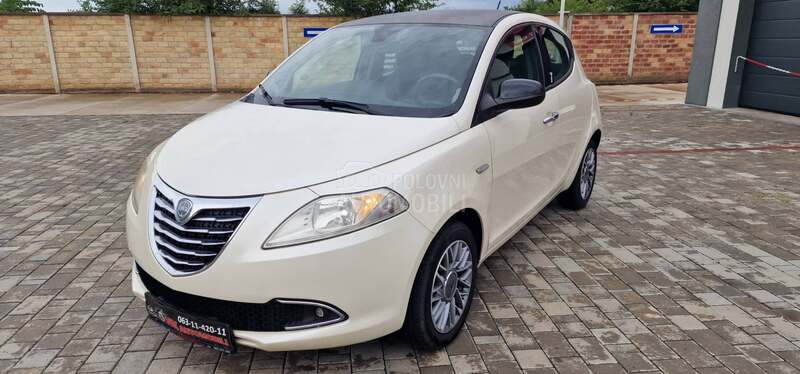 Lancia Ypsilon 1.2 PERLA NOOVA
