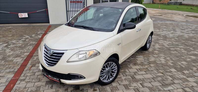 Lancia Ypsilon 1.2 PERLA NOOVA