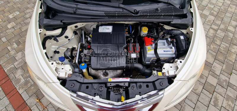 Lancia Ypsilon 1.2 PERLA NOOVA