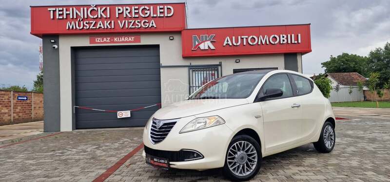 Lancia Ypsilon 1.2 PERLA NOOVA