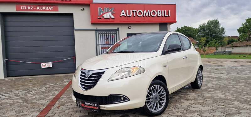 Lancia Ypsilon 1.2 PERLA NOOVA