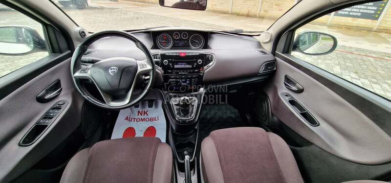 Lancia Ypsilon 1.2 PERLA NOOVA