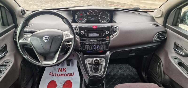 Lancia Ypsilon 1.2 PERLA NOOVA