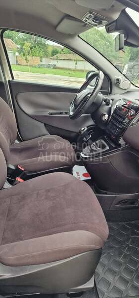 Lancia Ypsilon 1.2 PERLA NOOVA