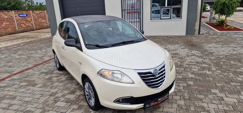 Lancia Ypsilon 1.2 PERLA NOOVA