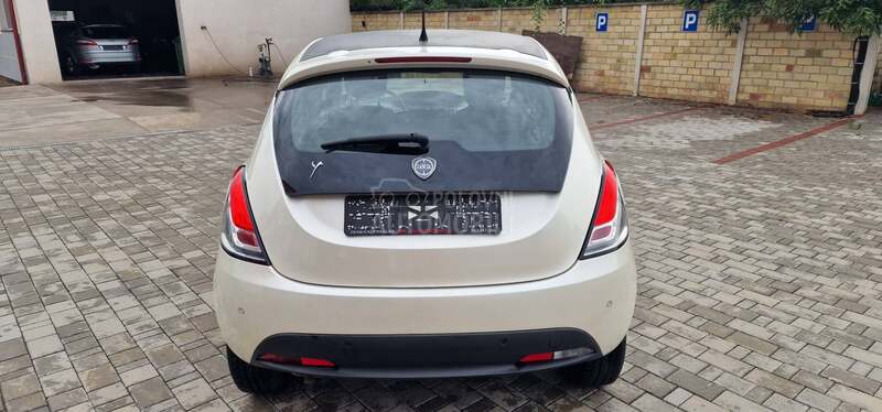 Lancia Ypsilon 1.2 PERLA NOOVA