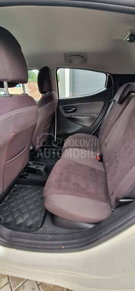 Lancia Ypsilon 1.2 PERLA NOOVA
