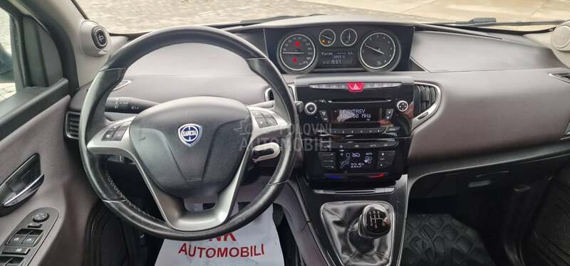 Lancia Ypsilon 1.2 PERLA NOOVA