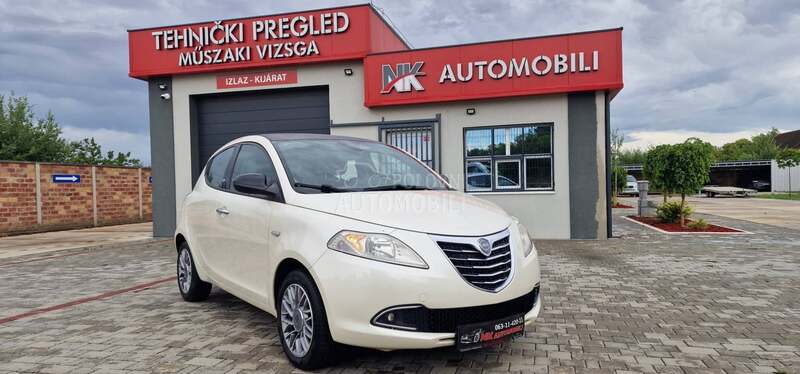 Lancia Ypsilon 1.2 PERLA NOOVA
