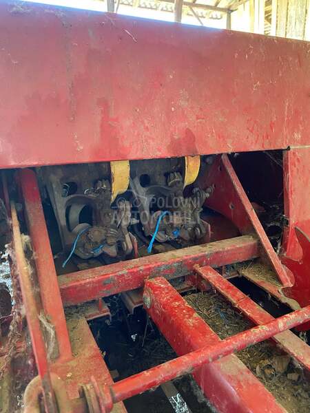 New Holland 386