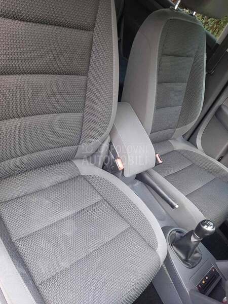 Volkswagen Touran sedam sedišta