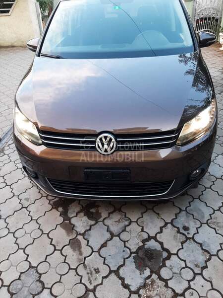 Volkswagen Touran sedam sedišta