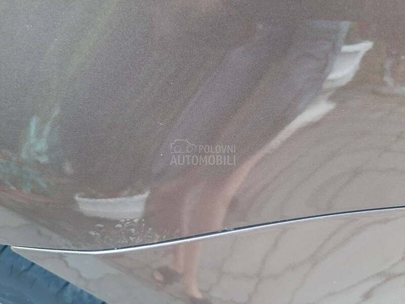 Volkswagen Touran sedam sedišta