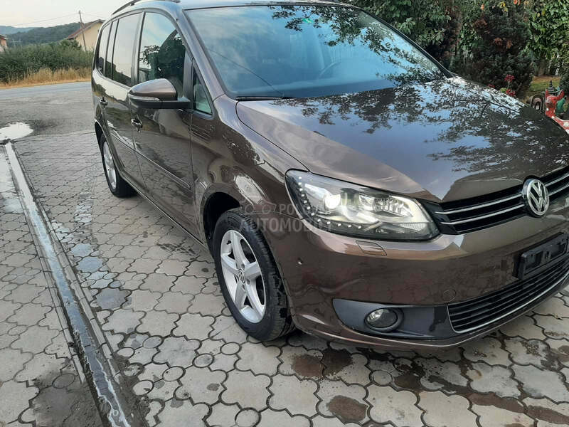 Volkswagen Touran sedam sedišta