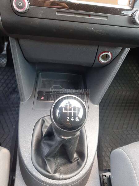 Volkswagen Touran sedam sedišta