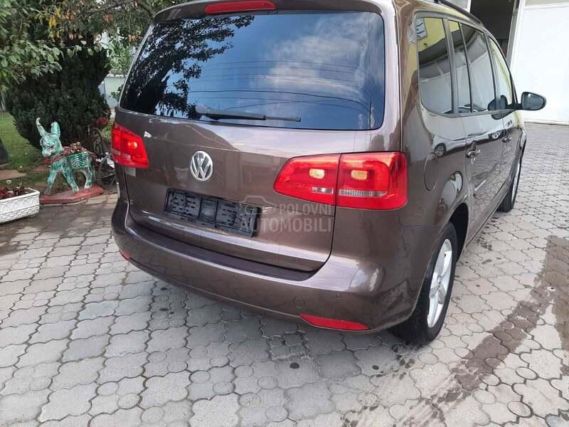 Volkswagen Touran sedam sedišta