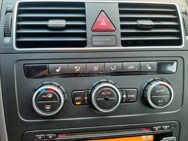 Volkswagen Touran sedam sedišta