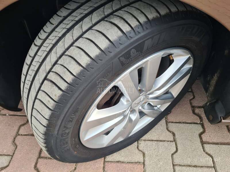 Peugeot 308 1.6 HDI ALLURE