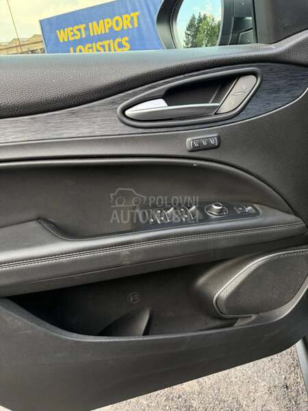 Alfa Romeo Stelvio 2.2 Q4 PANO