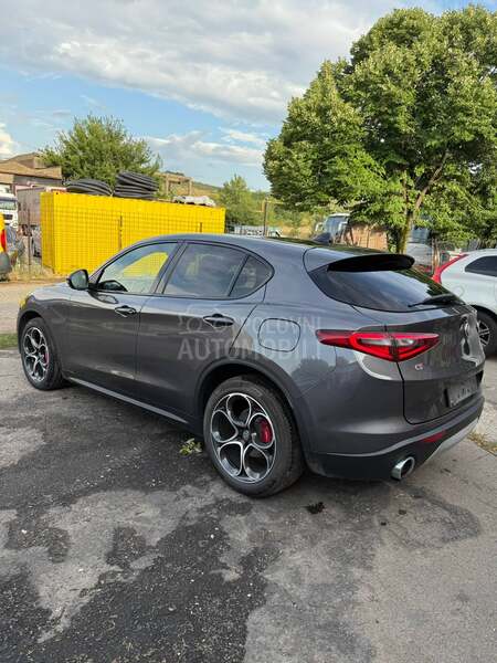 Alfa Romeo Stelvio 2.2 Q4 PANO