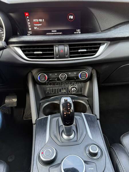 Alfa Romeo Stelvio 2.2 Q4 PANO