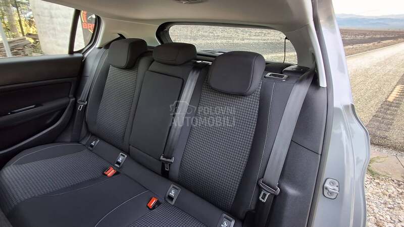 Peugeot 308 KAMERA/N.A.V/L.E.D