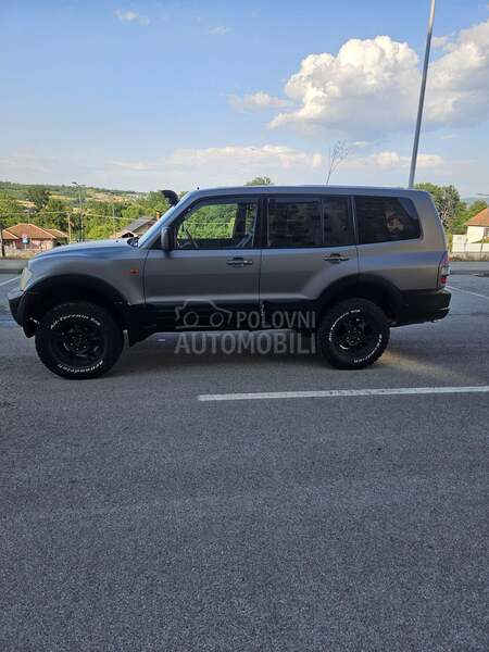 Mitsubishi Pajero 
