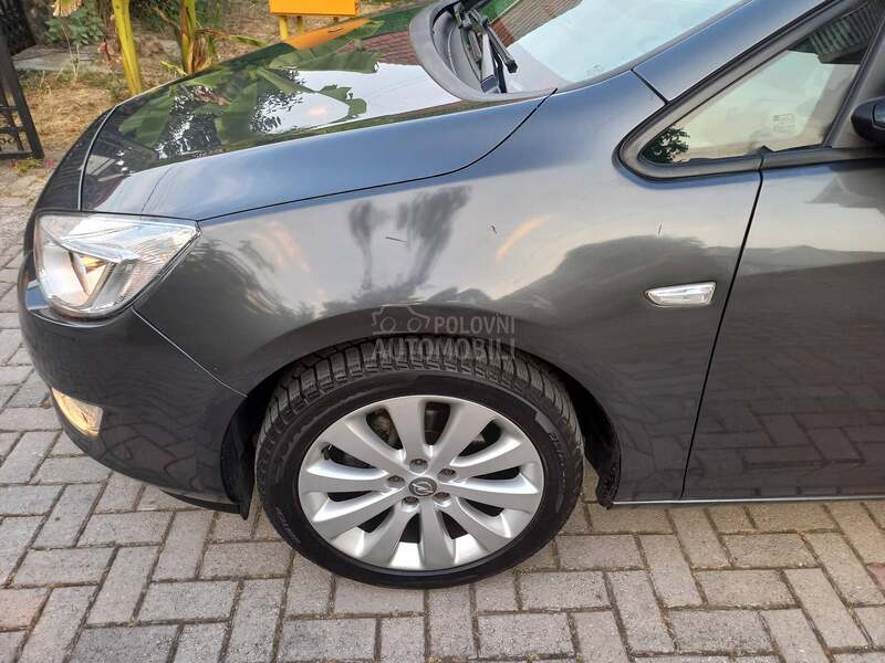 Opel Astra J 1.6 CH NOVA