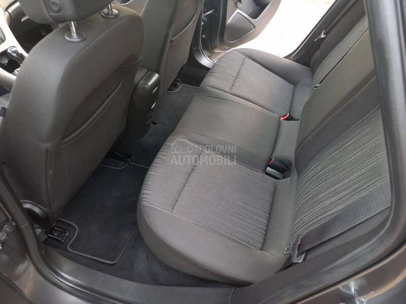 Opel Astra J 1.6 CH NOVA