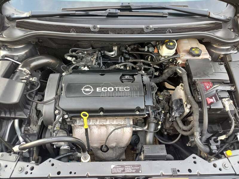 Opel Astra J 1.6 CH NOVA