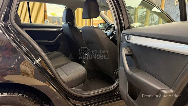 Škoda Octavia //1.6 TDI//N.AVI/FUL