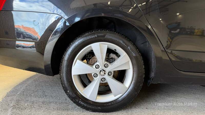 Škoda Octavia //1.6 TDI//N.AVI/FUL