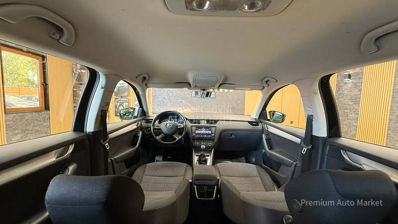 Škoda Octavia //1.6 TDI//N.AVI/FUL
