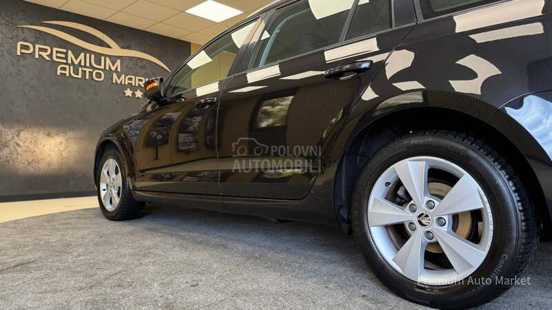 Škoda Octavia //1.6 TDI//N.AVI/FUL