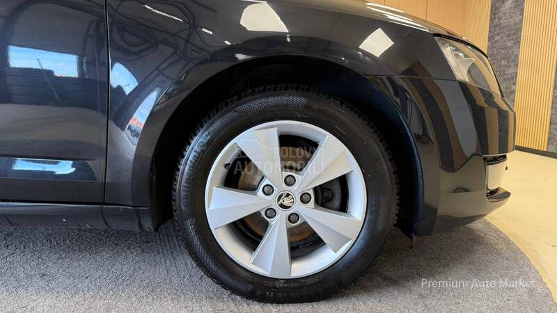 Škoda Octavia //1.6 TDI//N.AVI/FUL