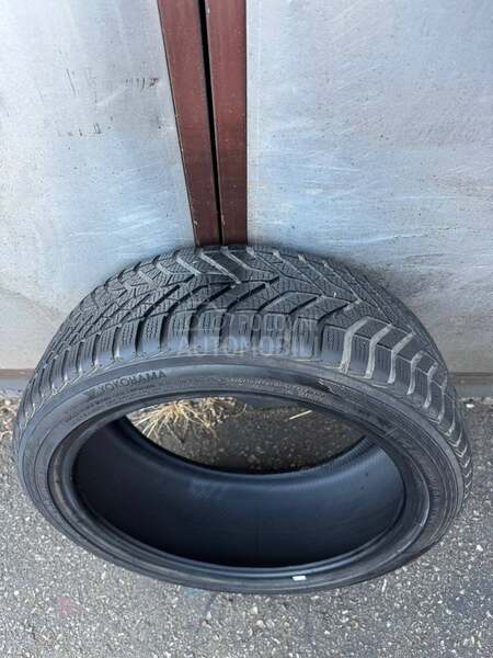 Yokohama 205/45 R17 Zimska