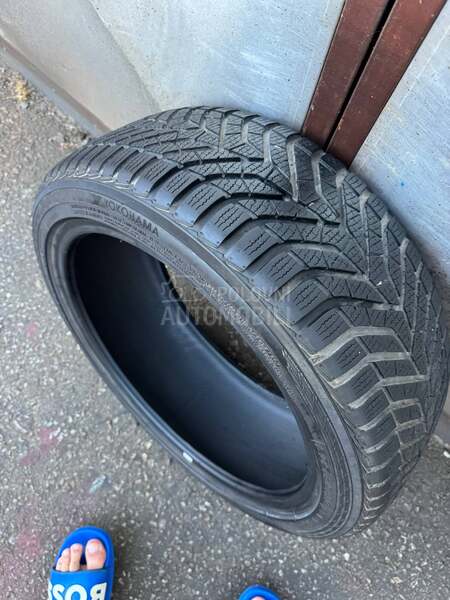 Yokohama 205/45 R17 Zimska