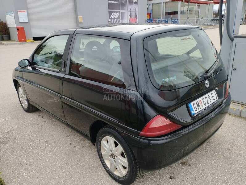 Lancia Ypsilon 1.2 8v dobra