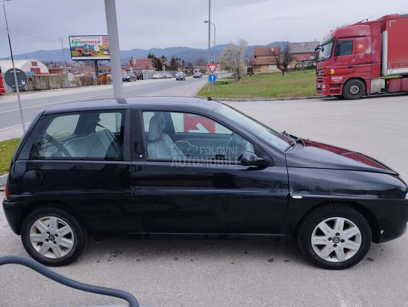 Lancia Ypsilon 1.2 8v dobra