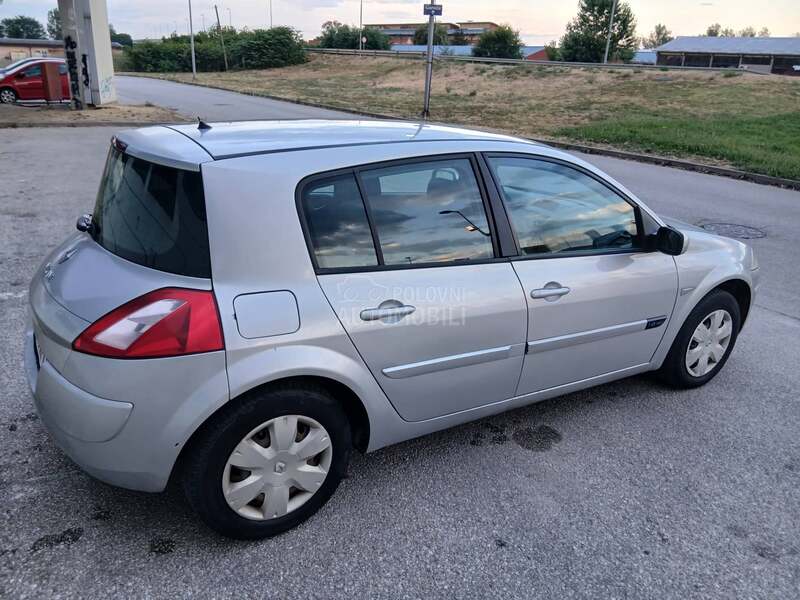 Renault Megane 1.6 16v