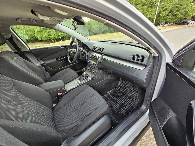 Volkswagen Passat B6 1.9 TDI  Bluemotion