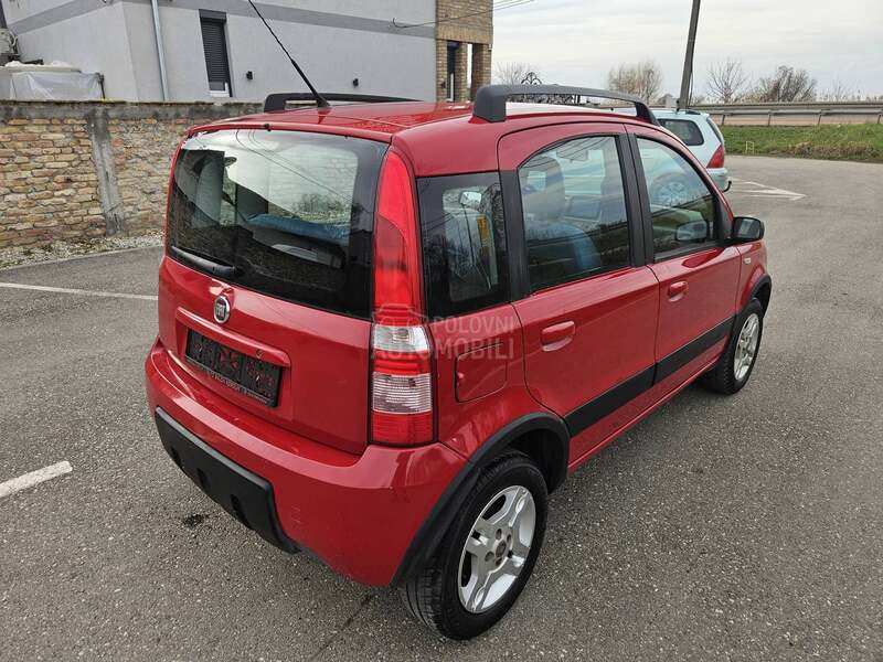 Fiat Panda CLIMBING