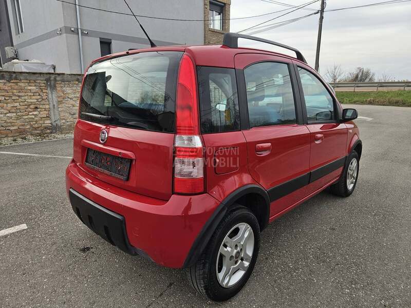 Fiat Panda CLIMBING